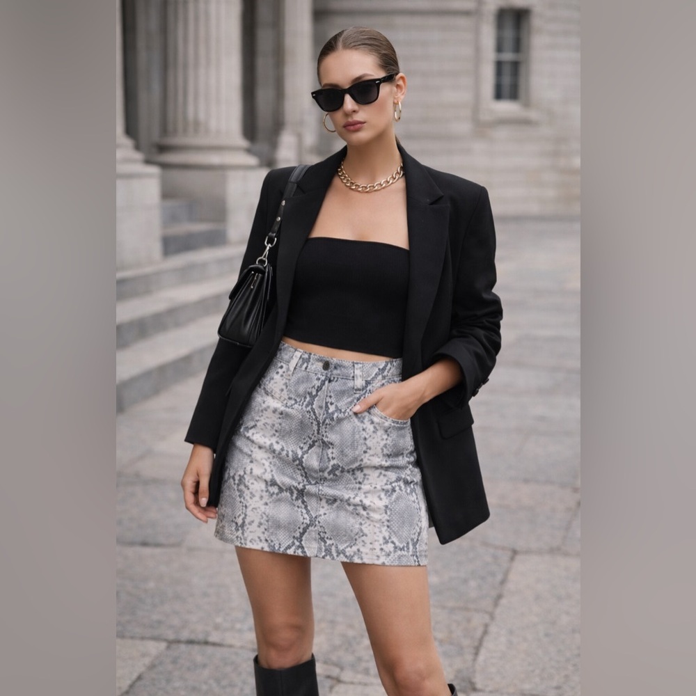 Aritzia Wilfred Free “Kelsey” Snakeskin Mini Skirt